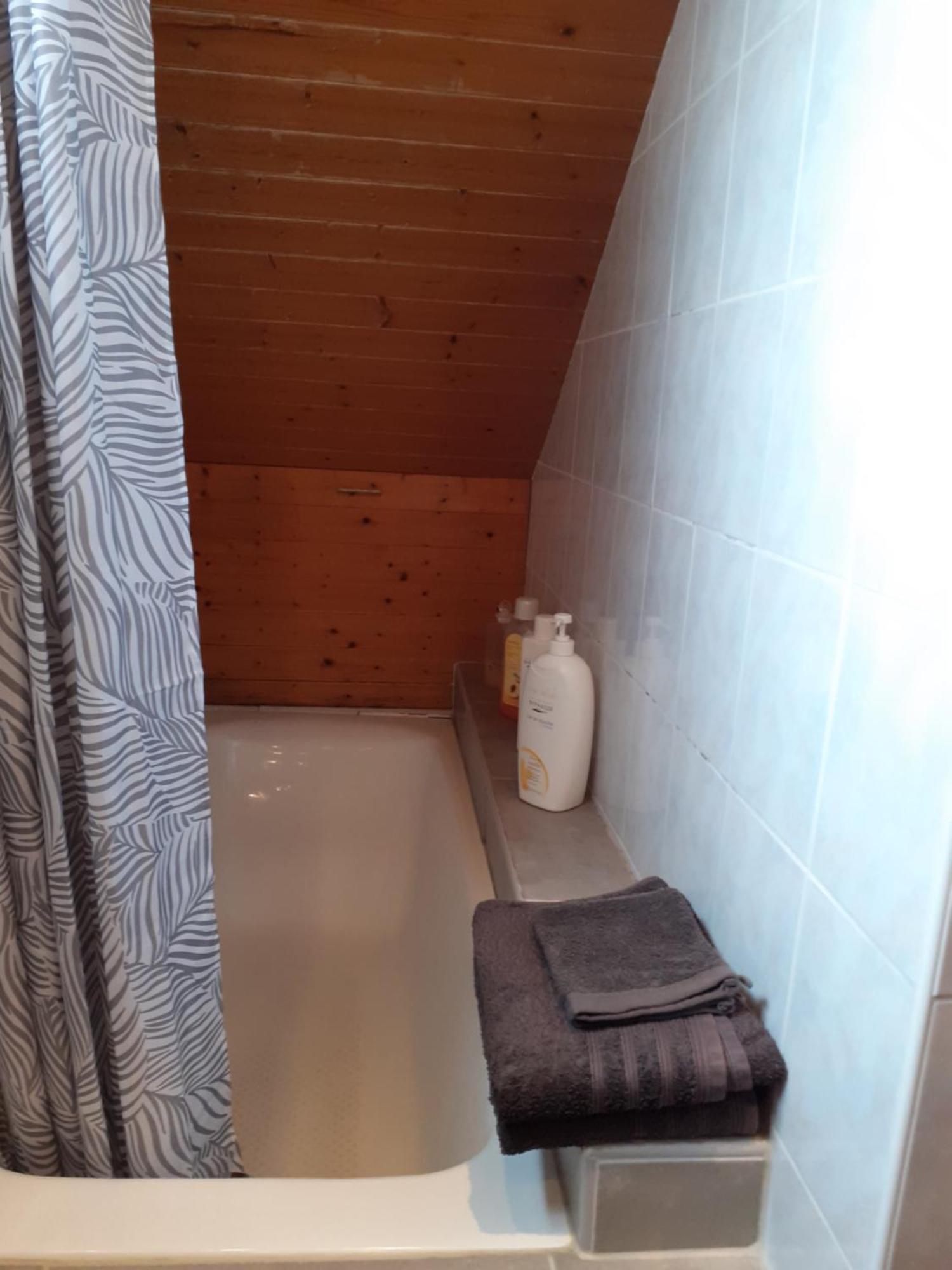 Au Bosquet, Chambre Et Salle De Bains Avec Petit Dejeuner A 600 M Du Centre Dans Un Cadre Calme Et Verdoyant Salies-de-Béarn Exterior foto